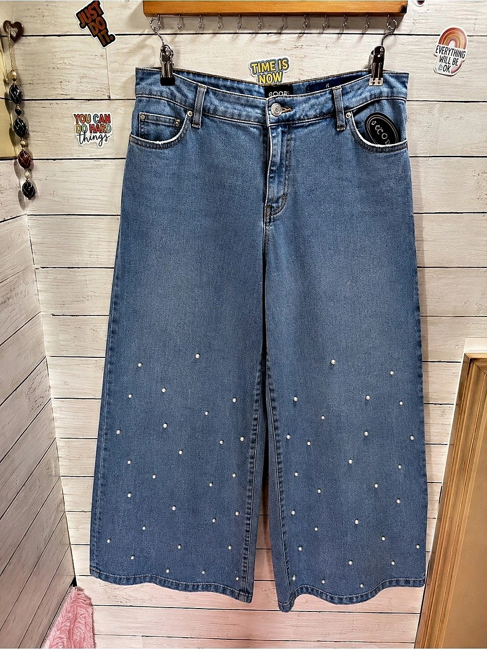 Scoop Modern Vintage Wide Leg Pearl Embellished Jeans Size 6.